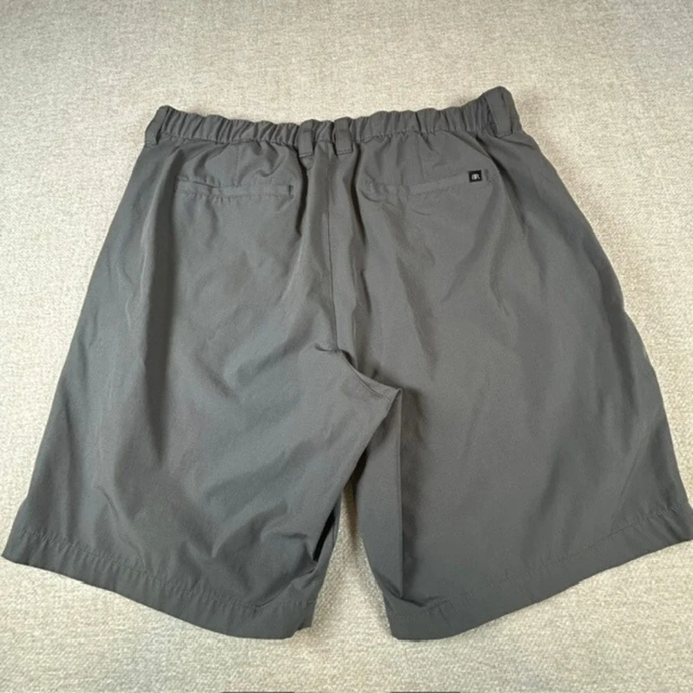 Banana Republic Men's Gray Lightweight Flat Front Chino Shorts 38 Inseam 9